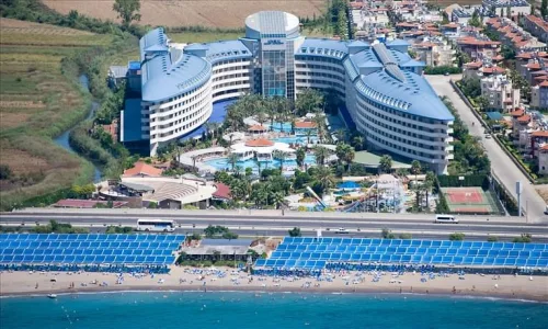 Crystal Admiral Resort Suites & Spa oteline ait görüntü